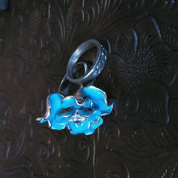 Set of Costume Jewelry Rings - Picture 1 of 9